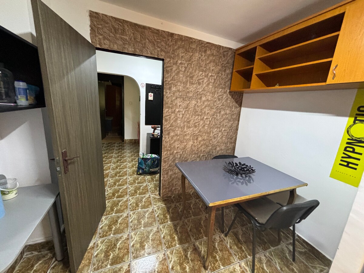 Apartament plopilor