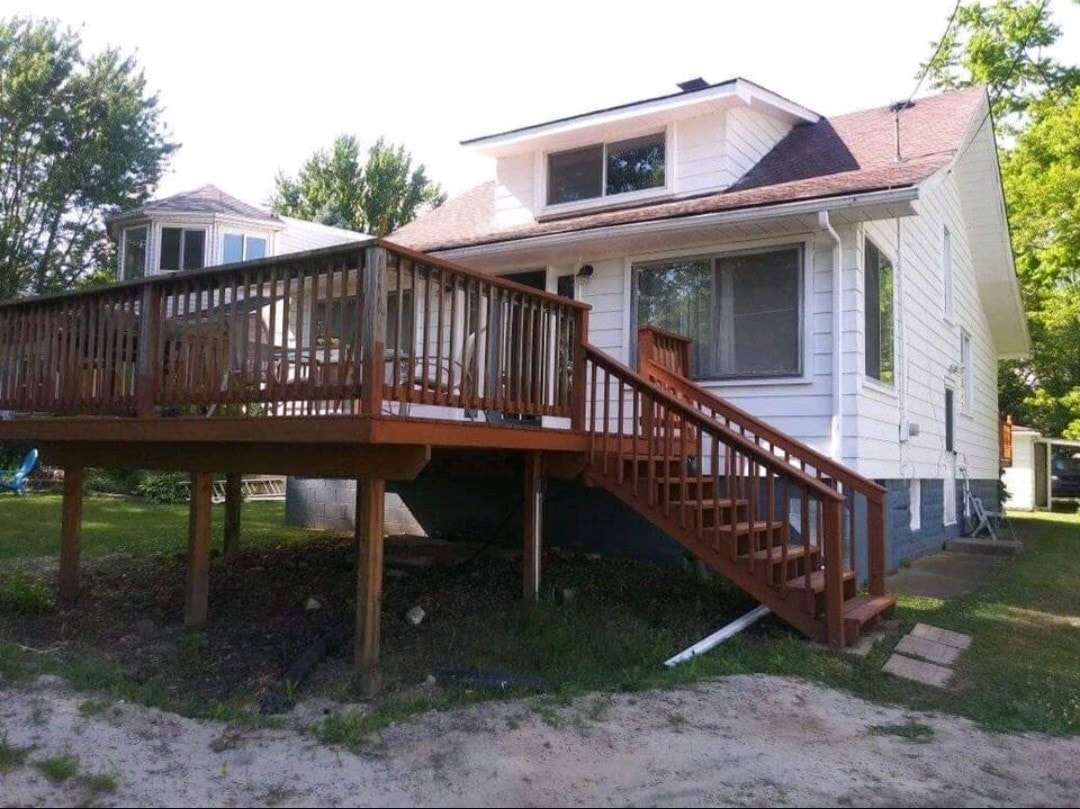 Canal front room w/ lake access