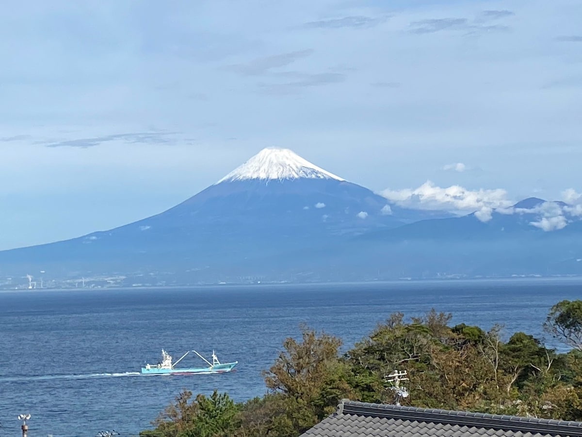 可欣赏富士山美景的旅馆富士山与大海①