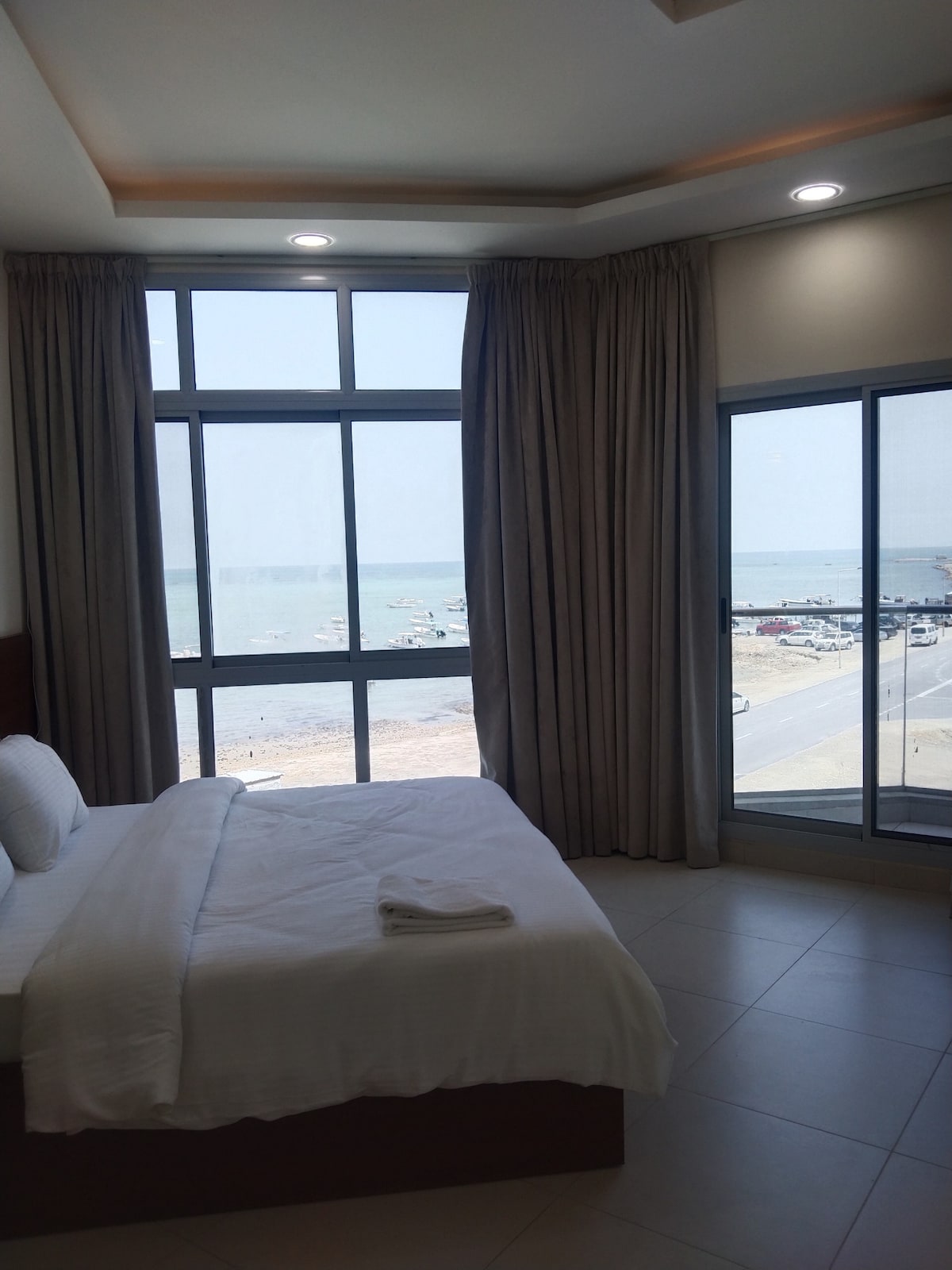 two bedroom flat-close to bahrain city center mall