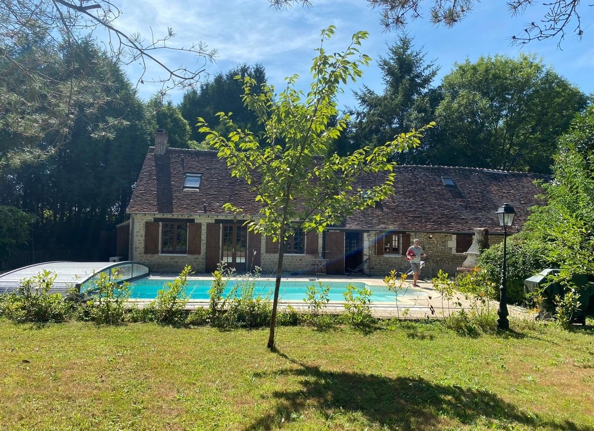 Charmante maison avec piscine et grand jardin