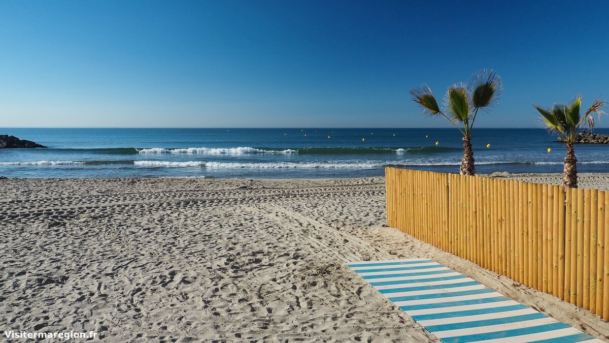 Chambre avec  salle de bain , à 100 m de la plage