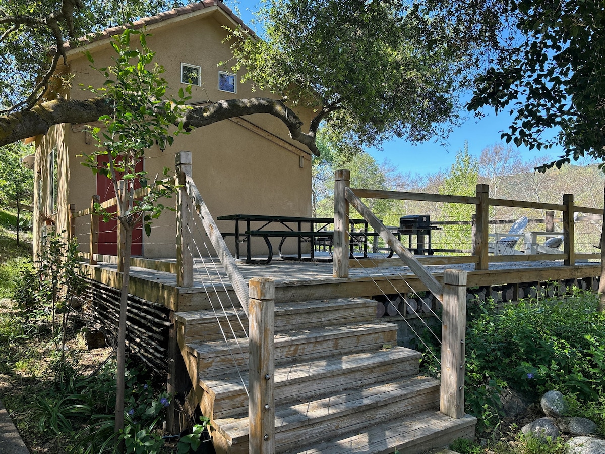 River Front Family cabin#9 with a larg wooden deck