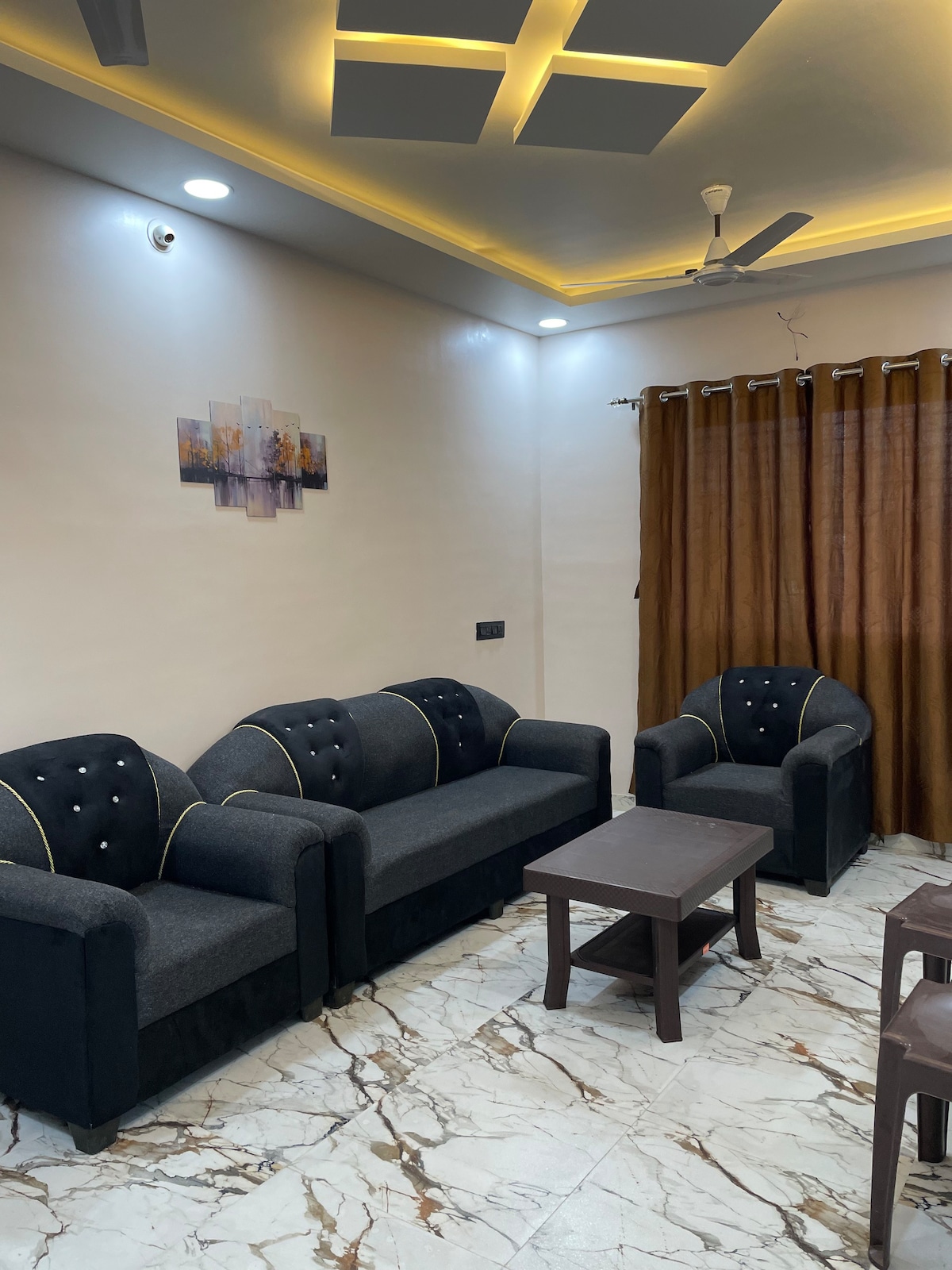 1 BHK Flat for friends