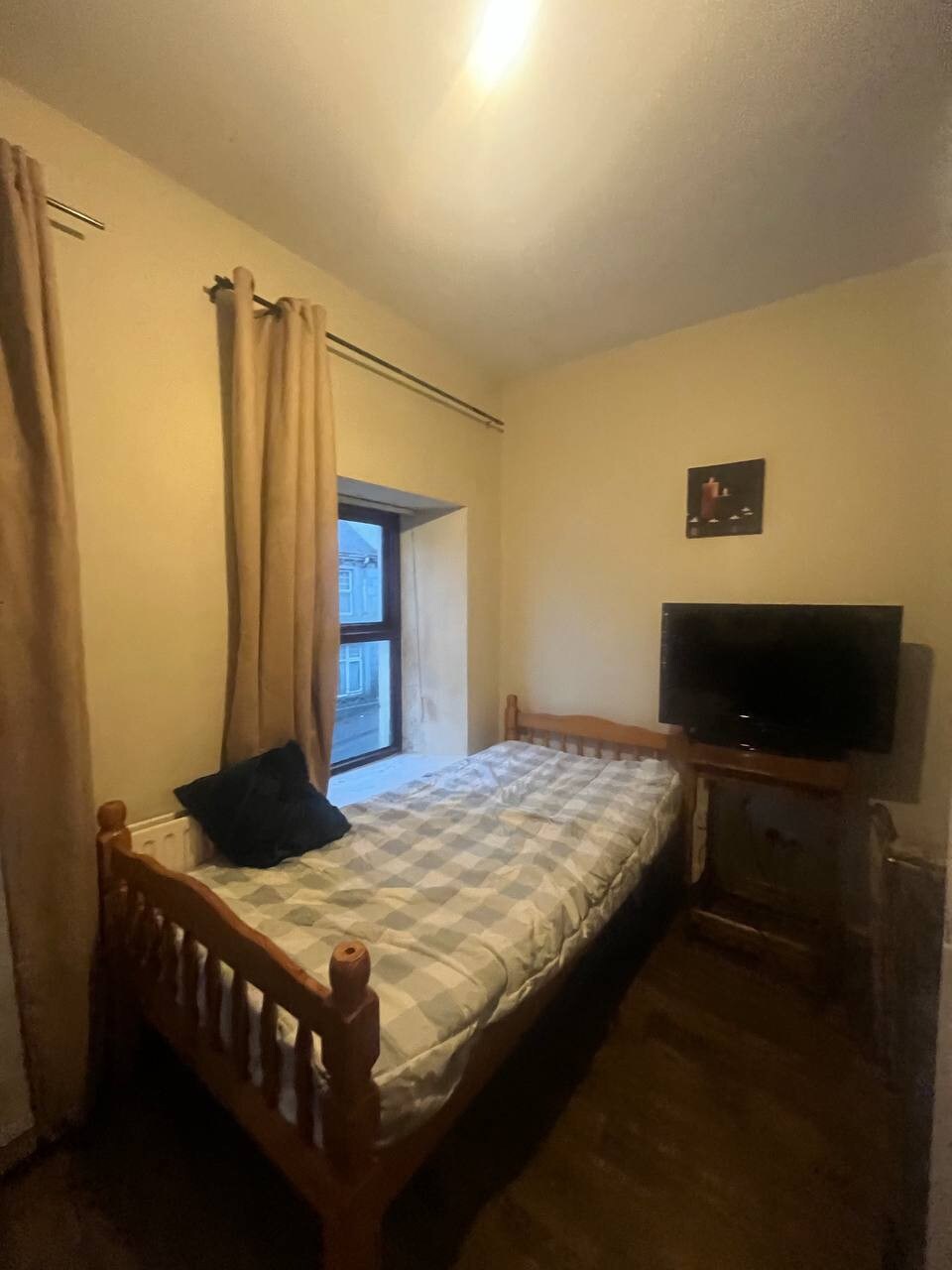 Room in manorhamilton