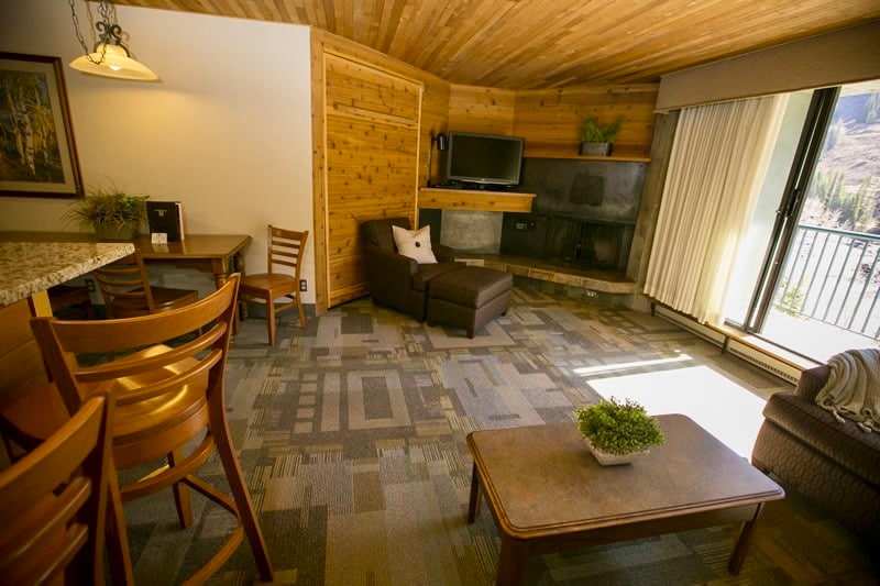 Ski Lodge with 2 adjoining rooms and Mountain View