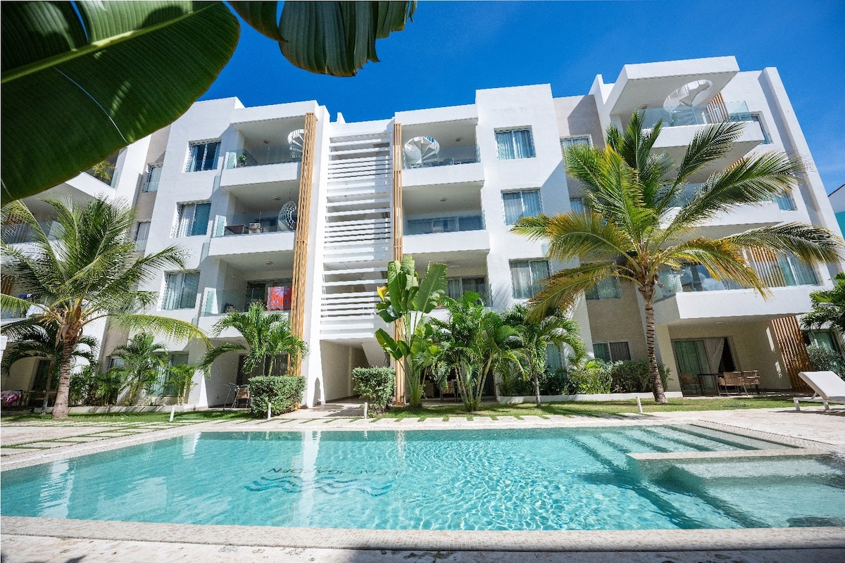 Spectacular Swim Up apartment at the Beach