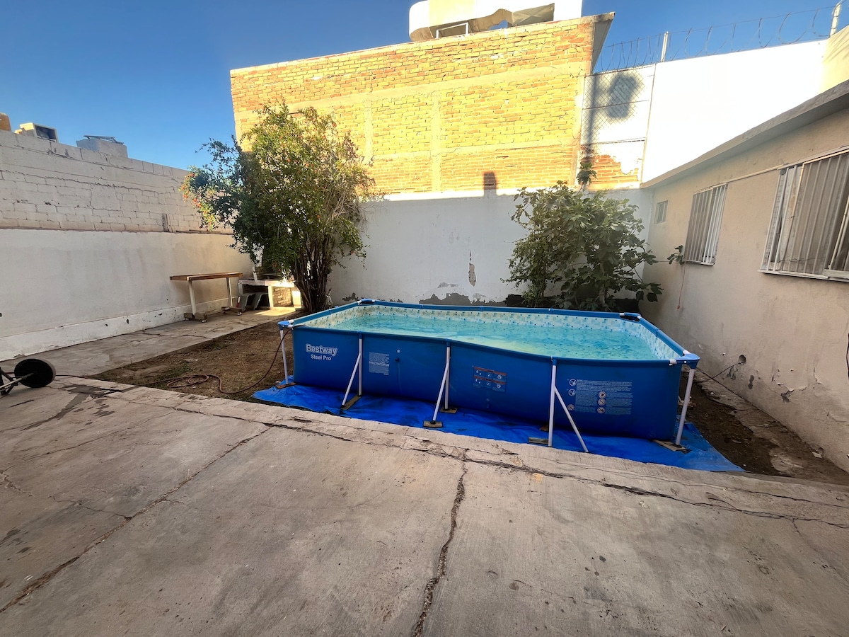 Residencia en Amplia y cómoda con piscina