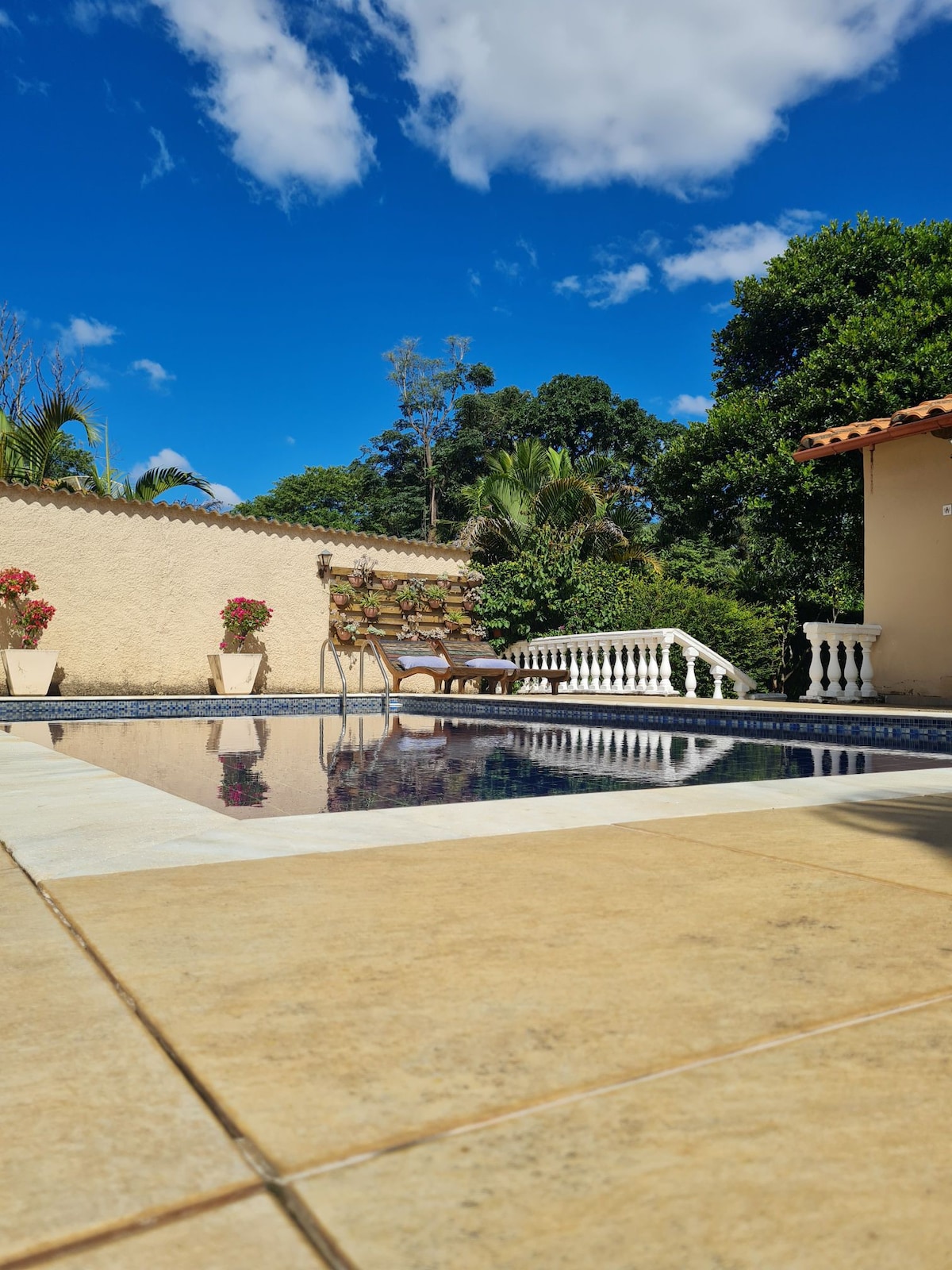 Casa com Piscina E Churrasqueira