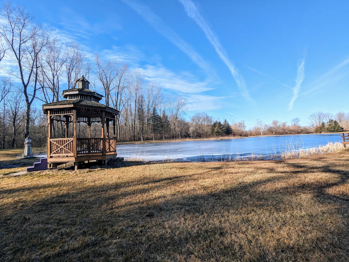 Water, Nature, Fishing & Serenity on Freedom Lake!