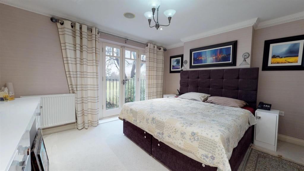 Room in Surrey En-suite