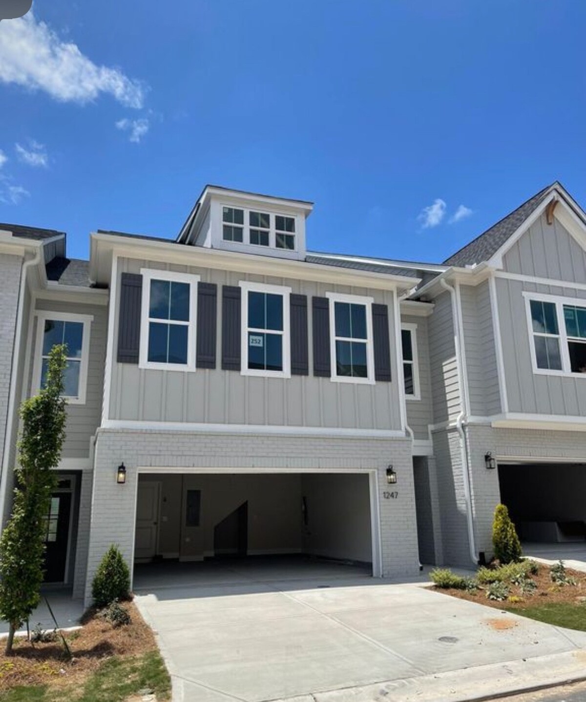 Luxury new constructed townhouse