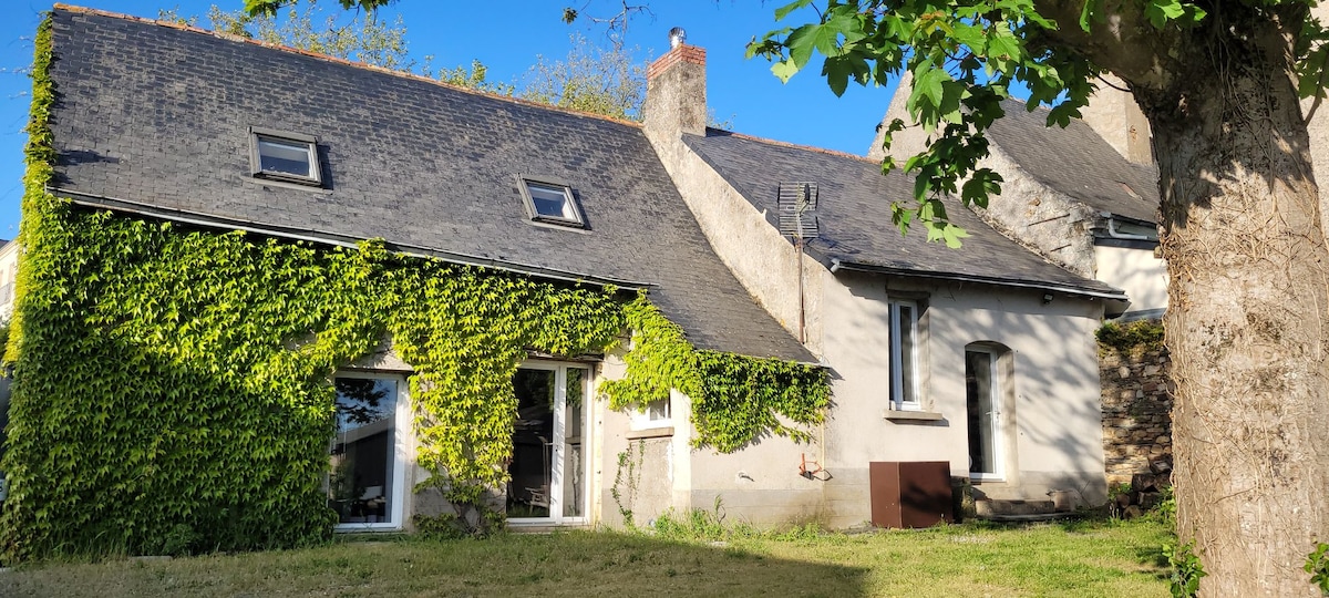 Maison avec jardin au cœur de Brissac