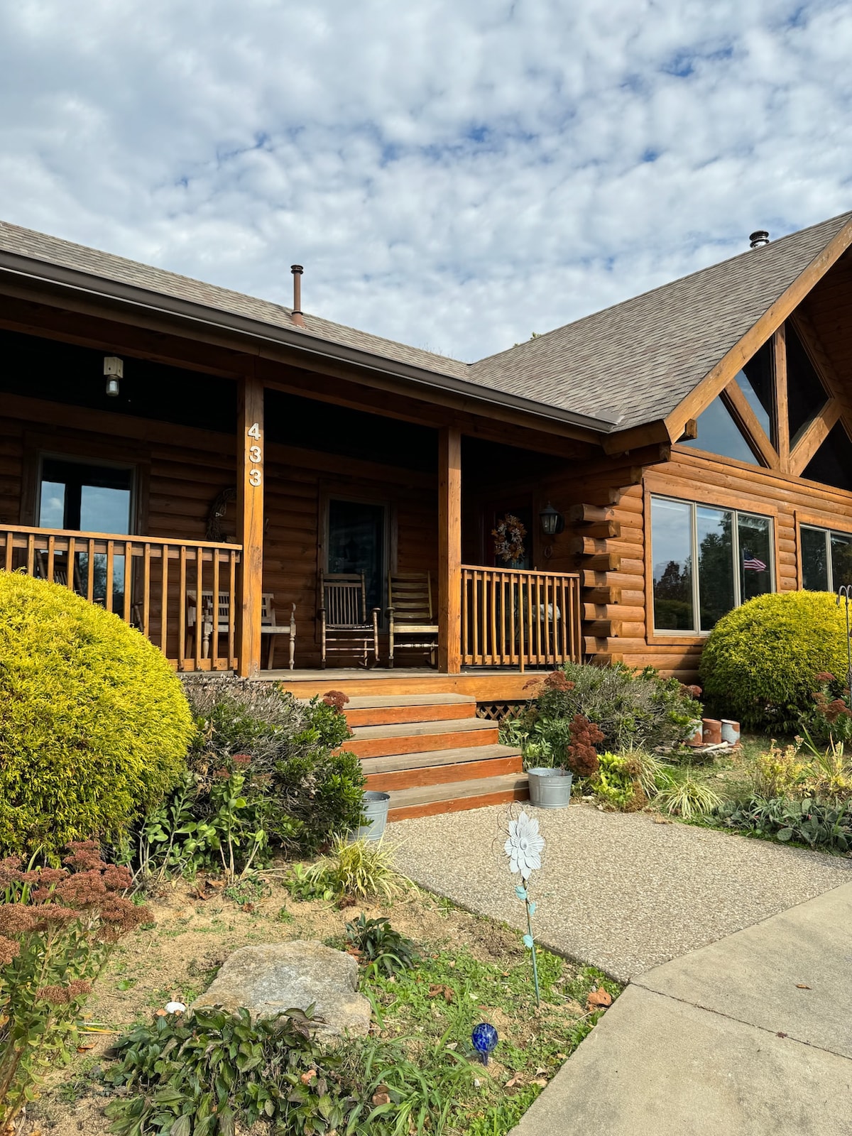 Countryside cabin lake house