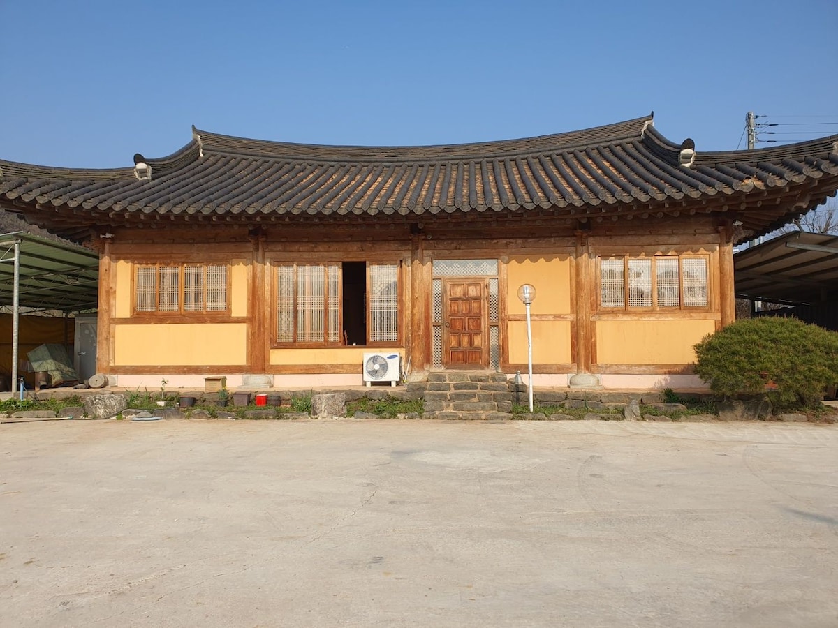 最优质的韩屋，协调传统韩屋和现代生活的便利性（正在改造中）