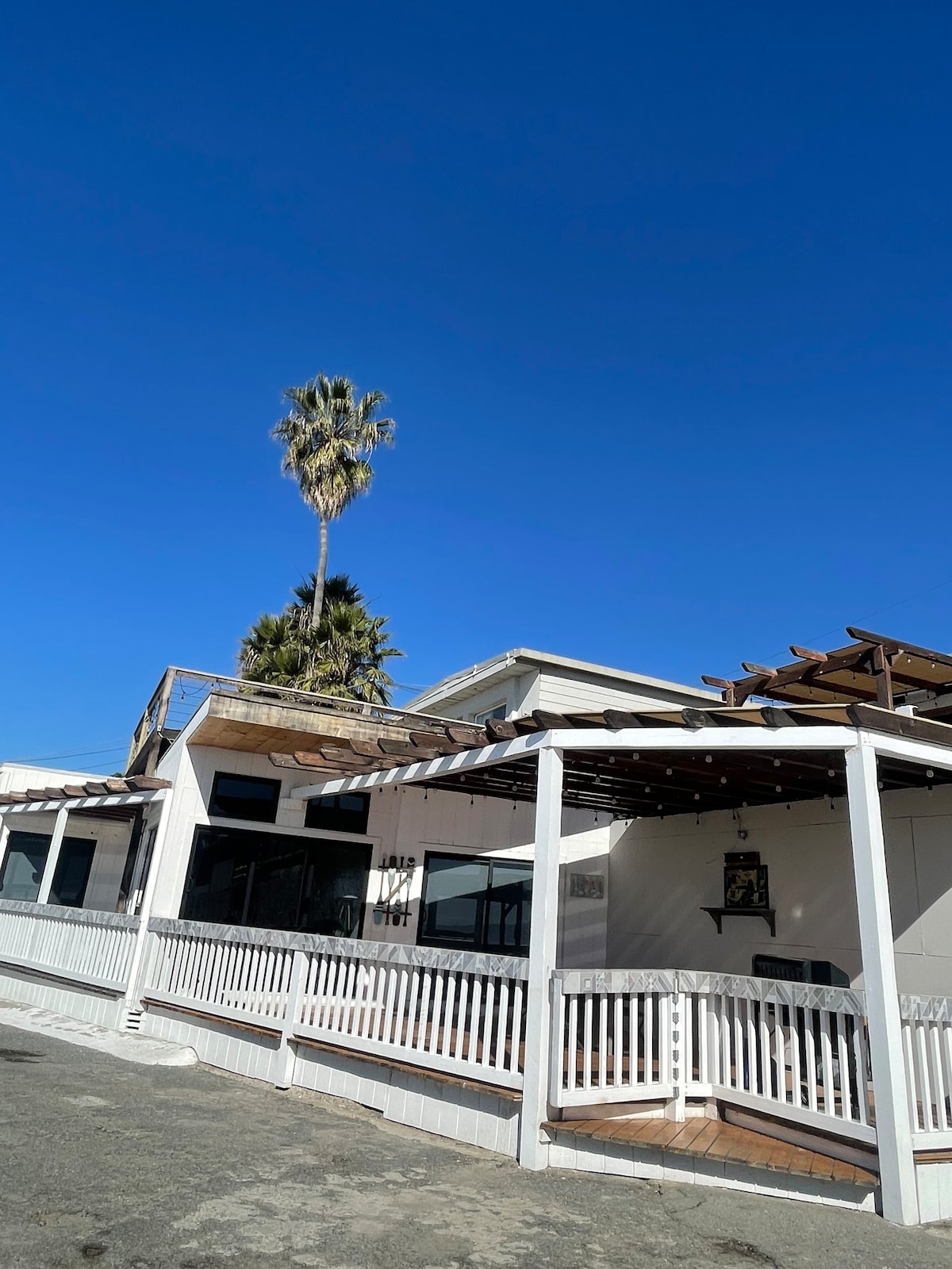 Oceanfront great location beach house