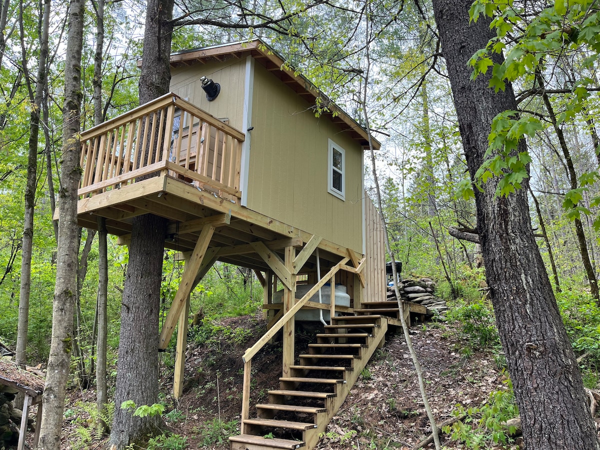 Tiny Treehouse for Two