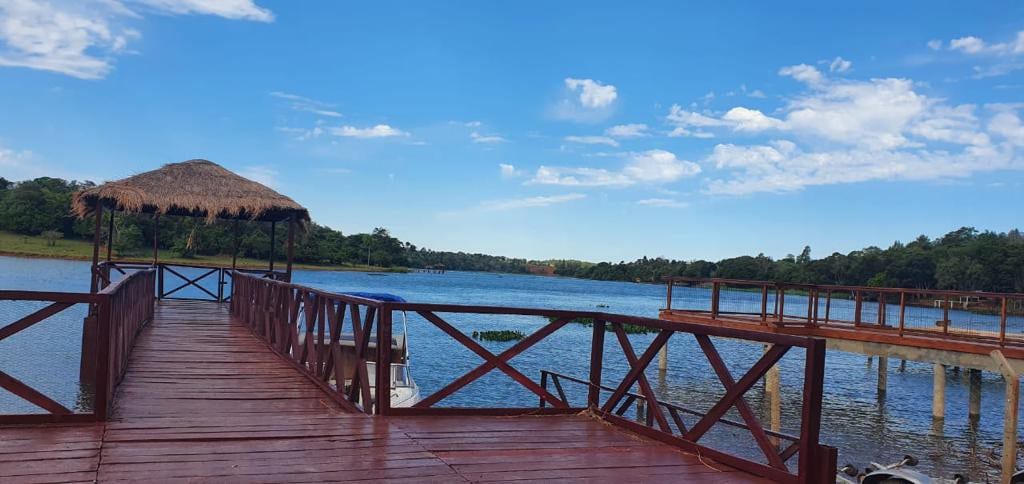 Casa frente al lago