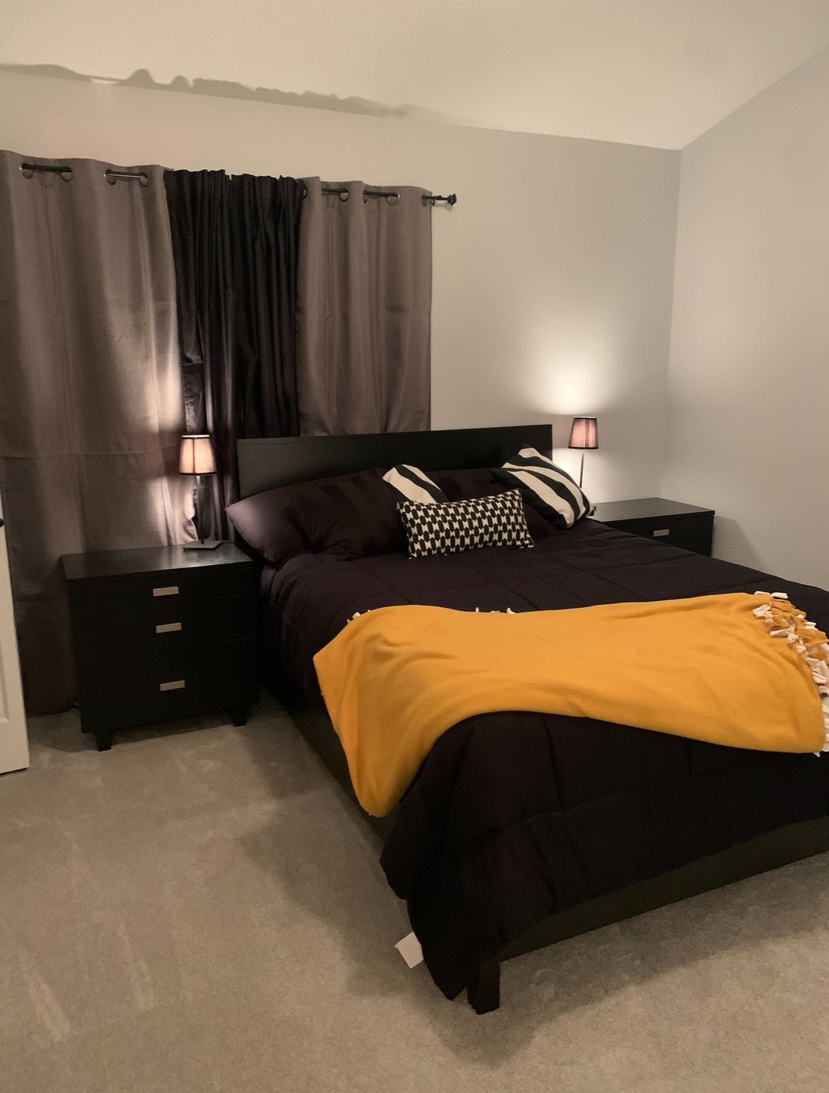 Cozy updated 2 bedroom condo!