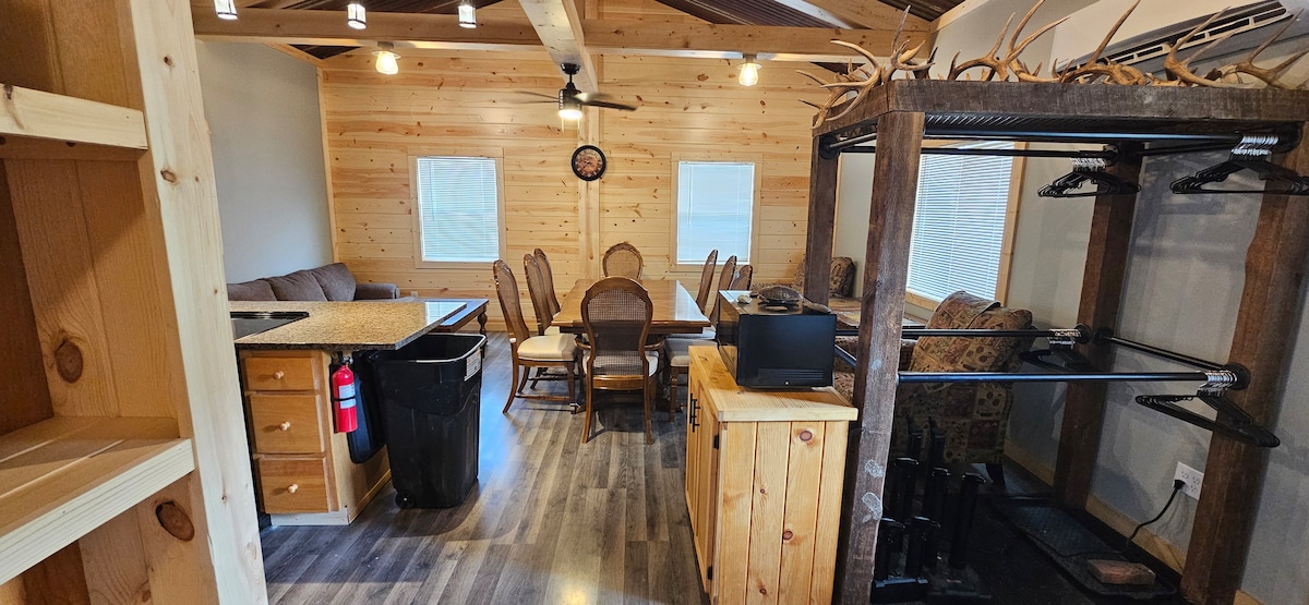 Whispering Oaks Getaway Cabin