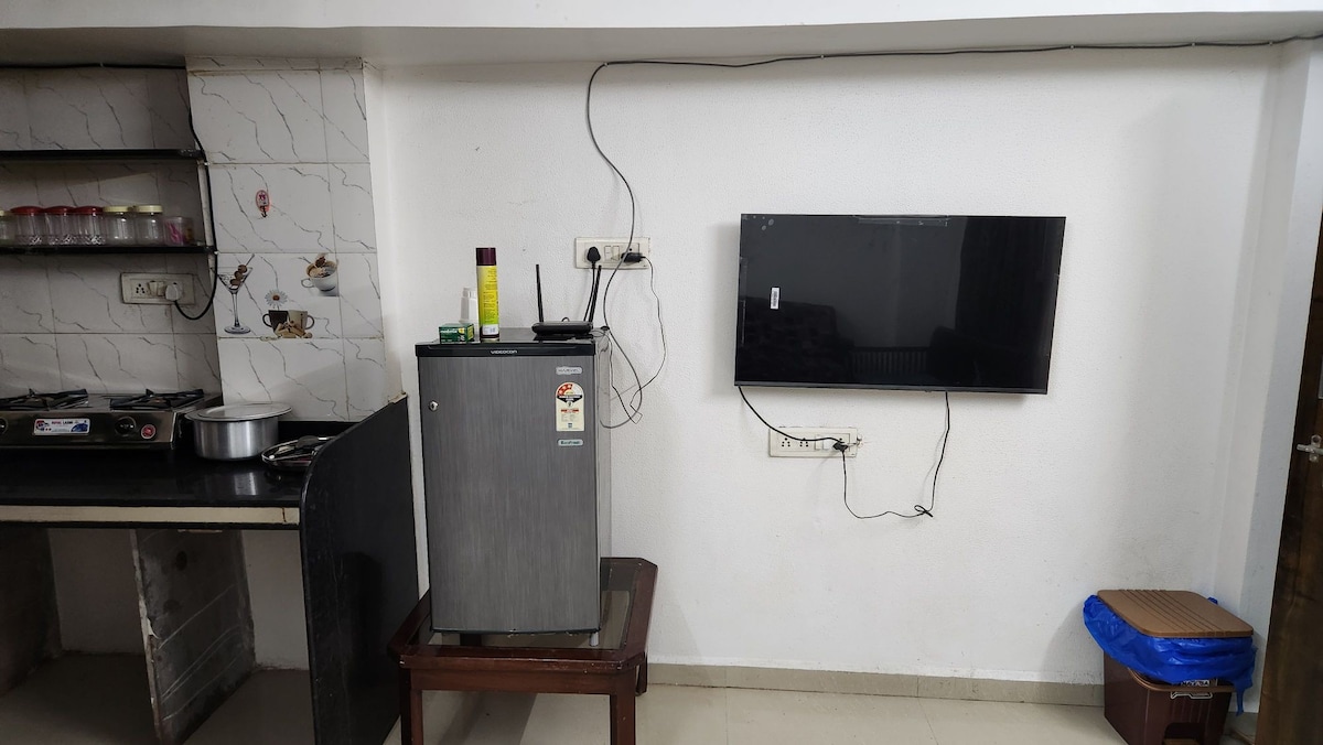 Surat Service apartment