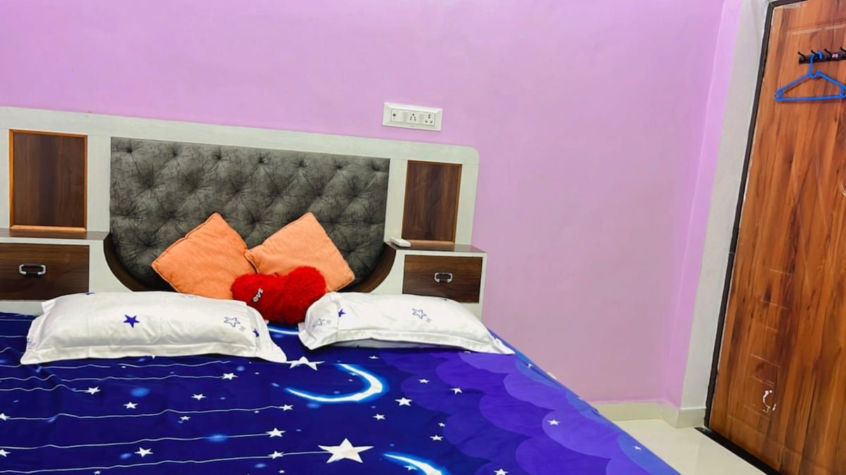 Cozy Home Stay near Subedar Ganj