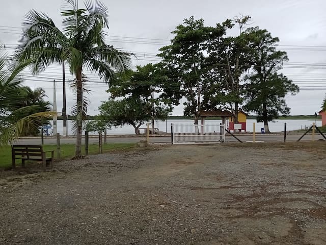 Balneário Barra do Sul的民宿