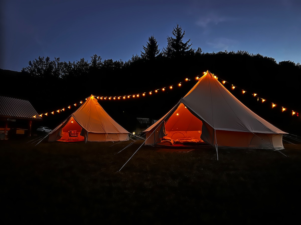 Romantic tent Tara