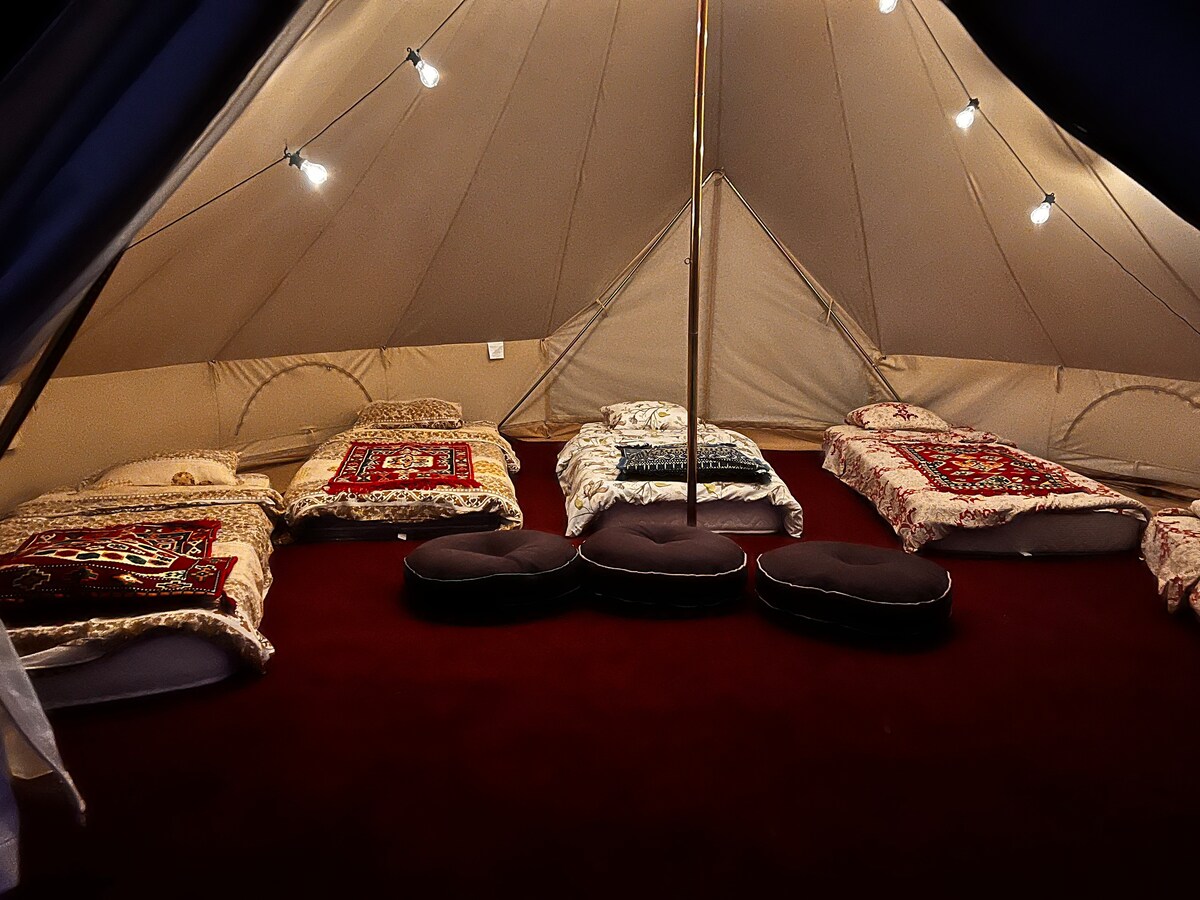 Romantic tent Tara