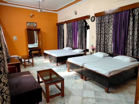 Shantiniketan 6 BHK Comfortable Homestay  Ayodhya