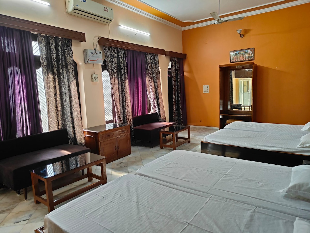 Shantiniketan 6 BHK Comfortable Homestay  Ayodhya