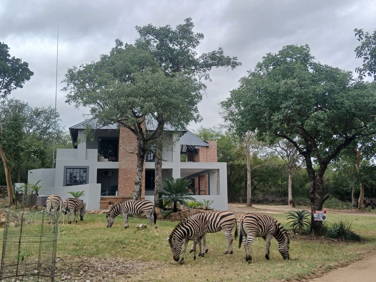 Tswenyane River View Apartment 1