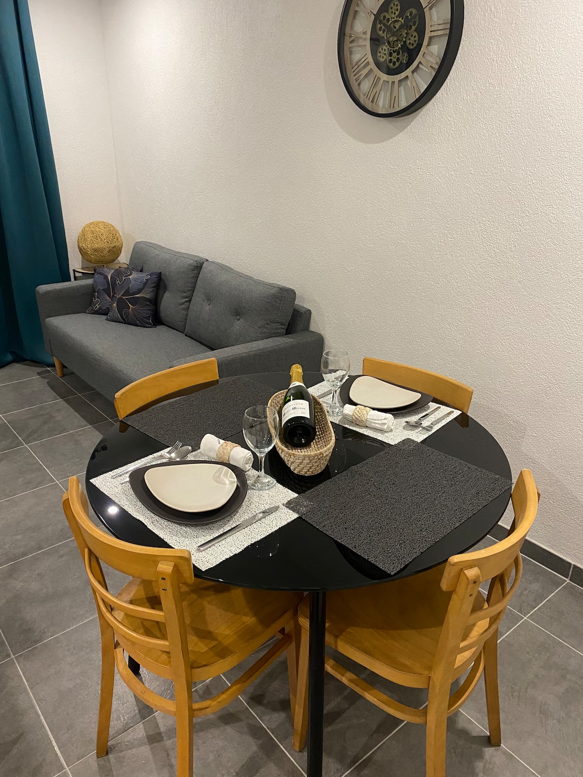 Bel appartement f2
« Place du bonheur »