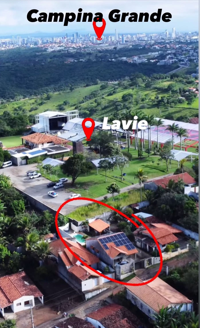 Casa vizinho ao Lavie.