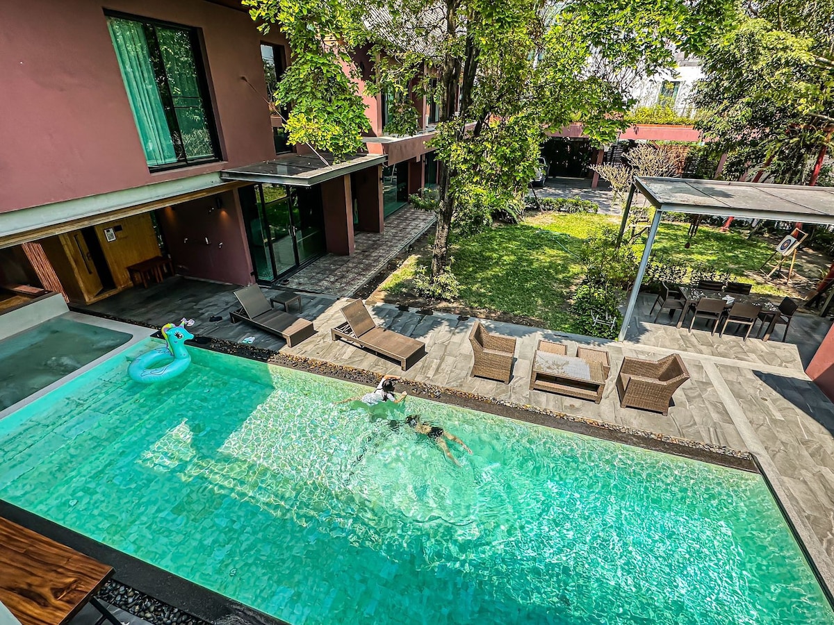 免费接机 曼谷市中心皇家园林别墅 2400㎡管家服务 泳池 桑拿