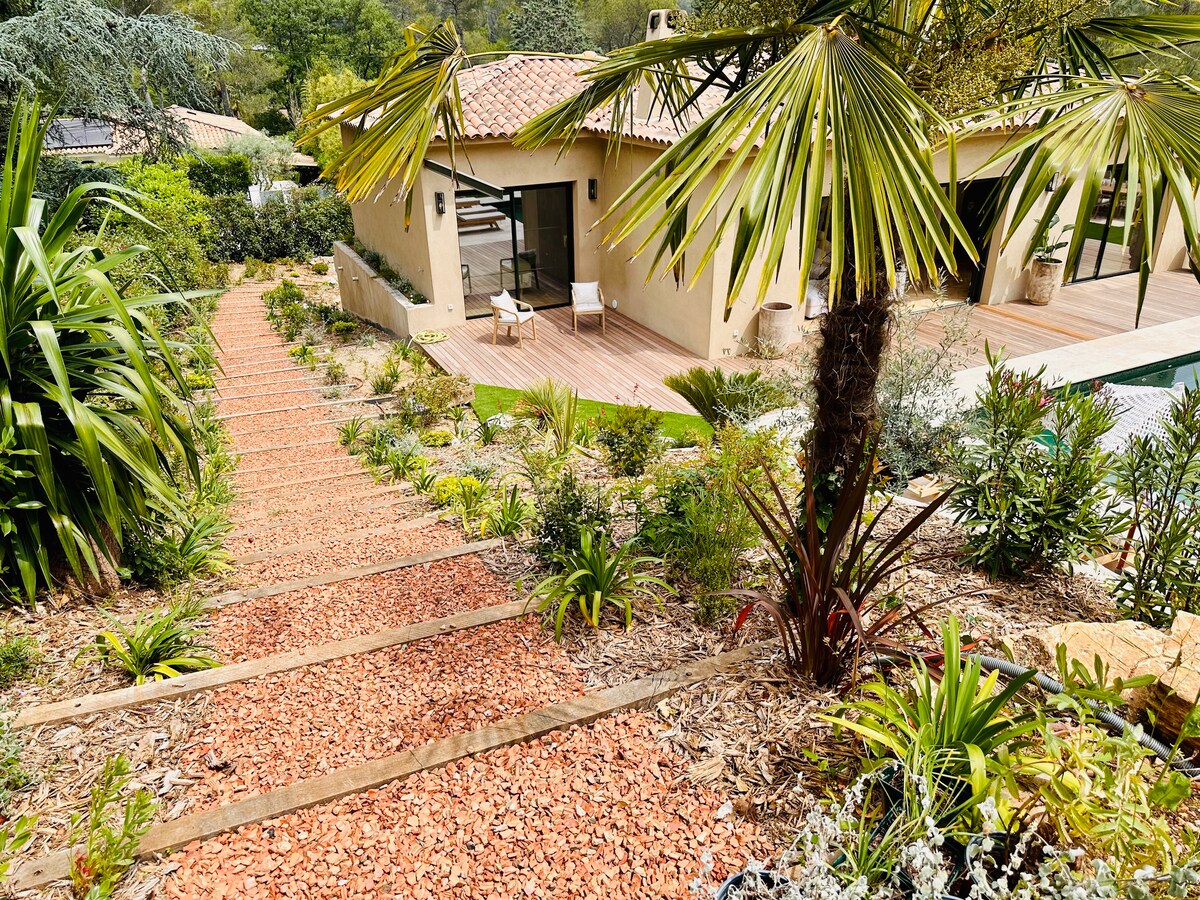 Villa de luxe avec piscine dans domaine sécurisé