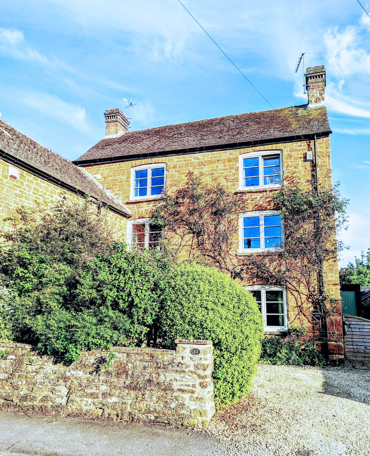 Quintessential Cotswolds cottage nr Soho Farmhouse