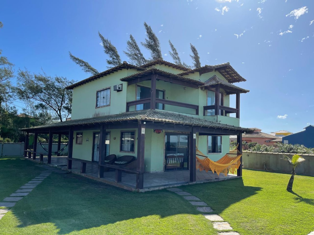 Casa pé na areia em Cabo Frio