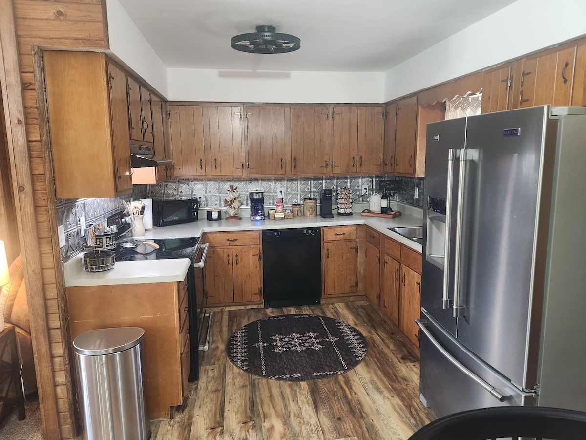 Home Near The Landing- 3 Bedrooms w/ Arcade