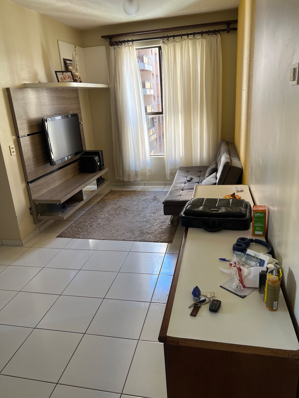 Flat com quarto, cozinha e sala