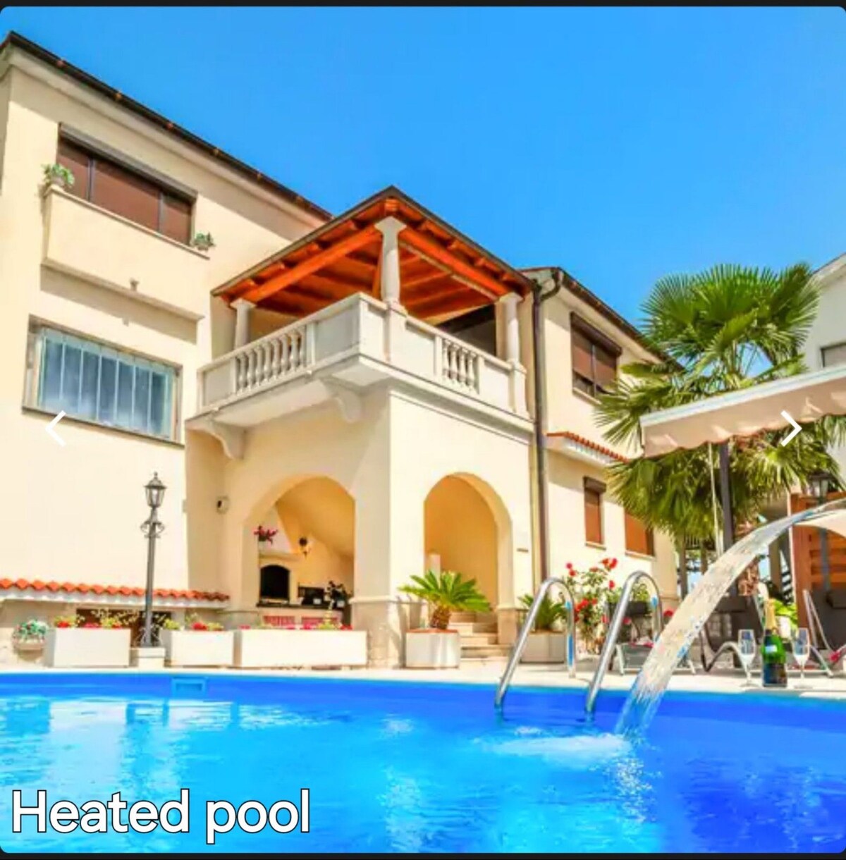 Apartman Lana with heated pool