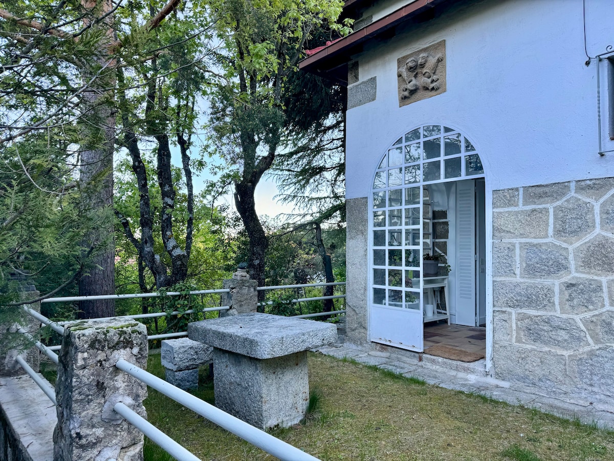 Encantadora y amplia casa con jardín en Cercedilla