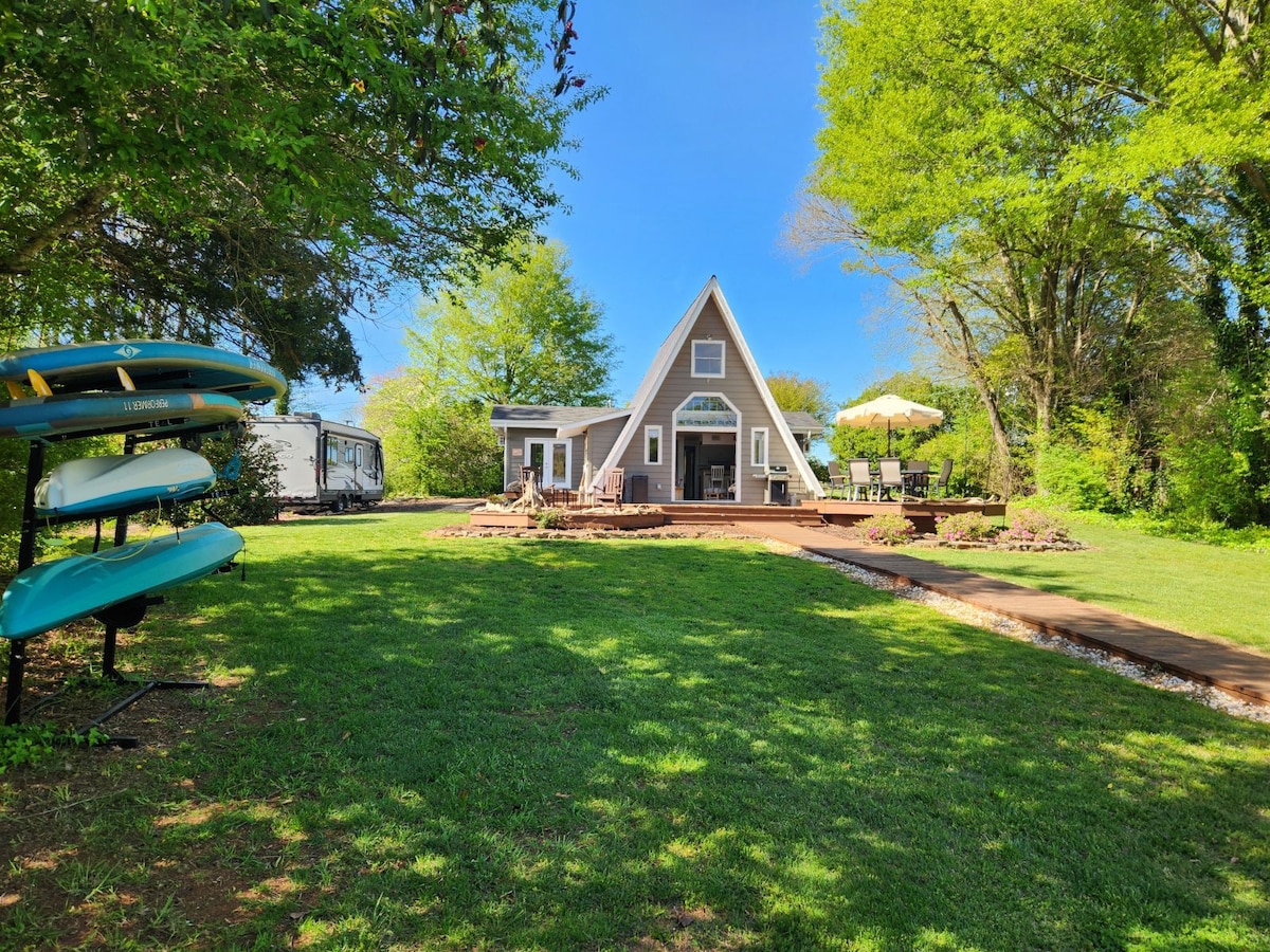 Relaxed Privacy | 
A-Frame Lake Tillery