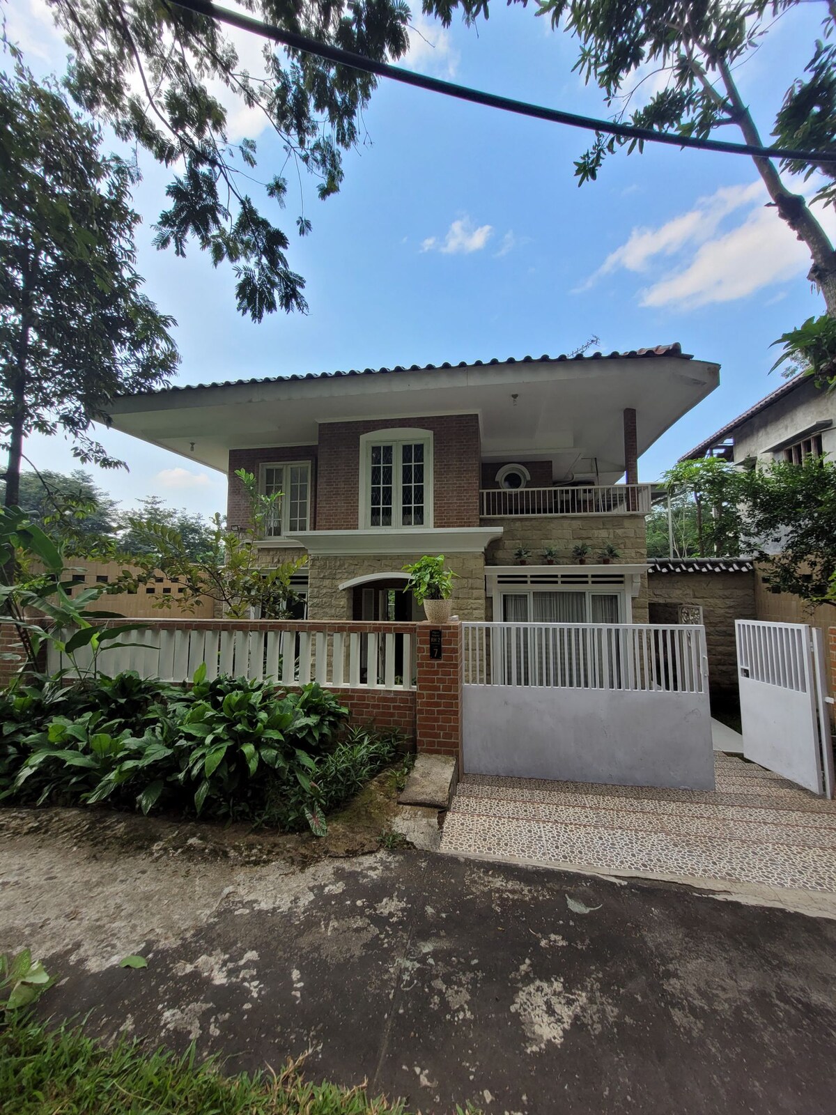 Cozy House At The Taman Dayu