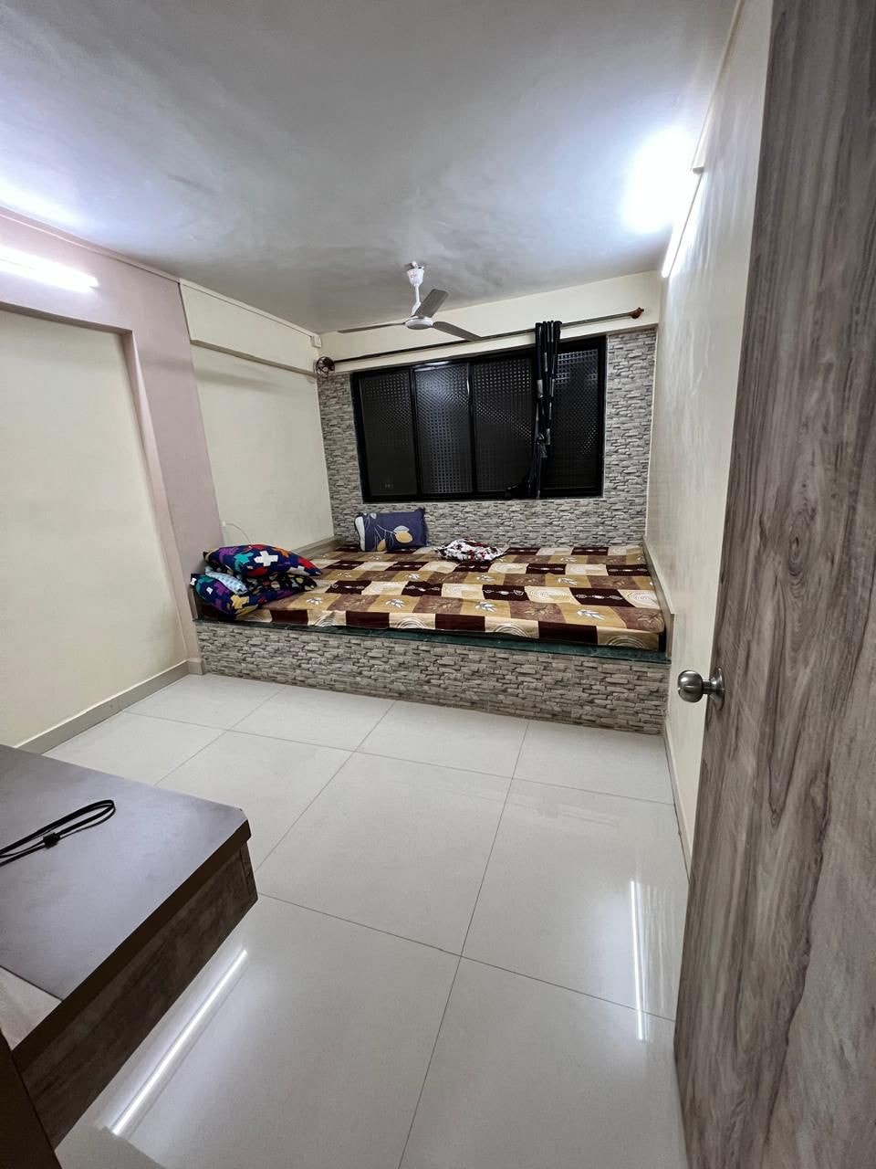 Spacious 1 Bhk Flat Only for Family & Business ppl