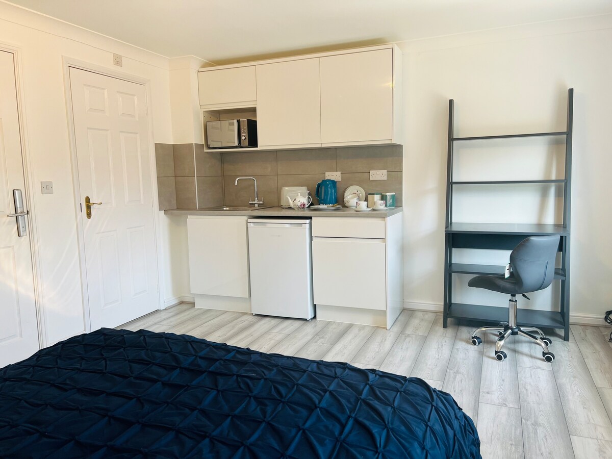 Double room en-suite with kitchenette