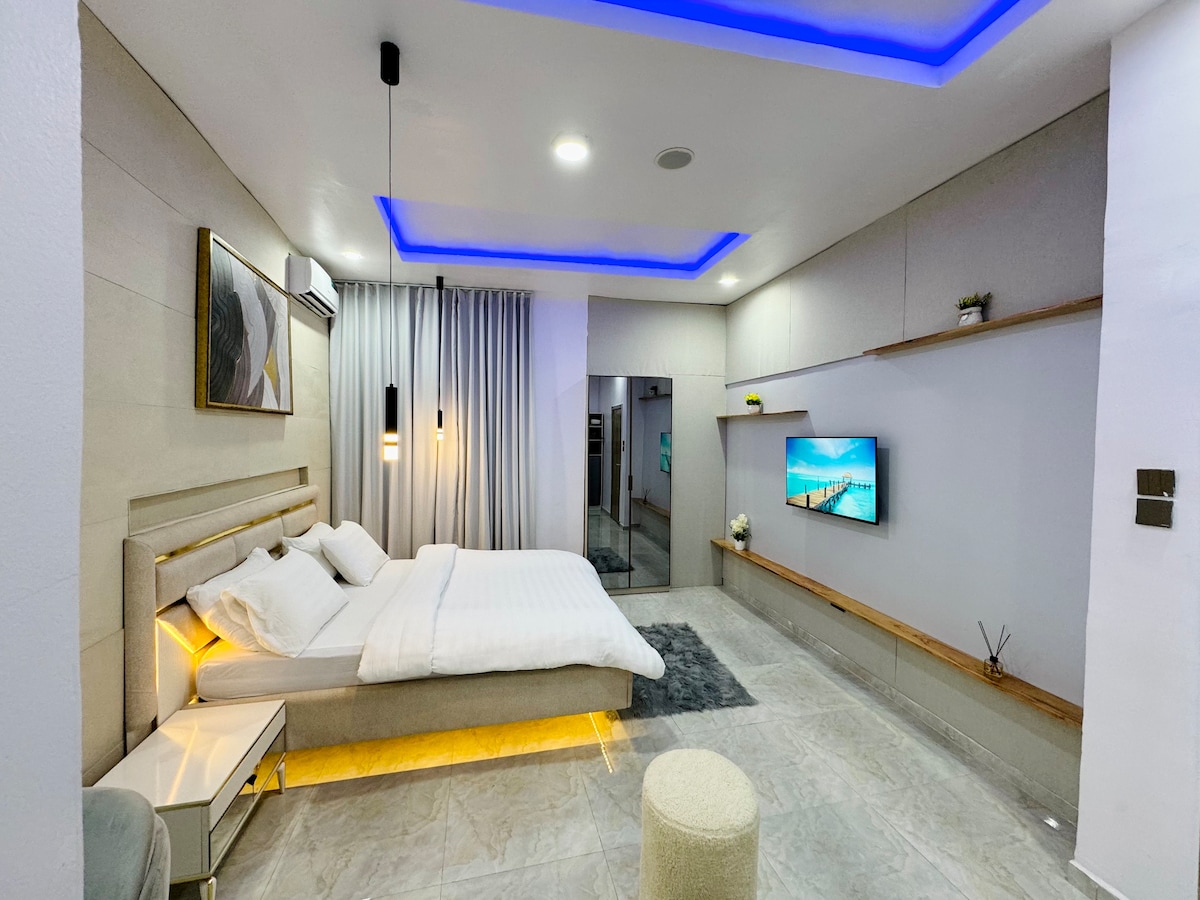 Gold-Private 1Bedroom+Lounge & Kitchen Apt Lekki
