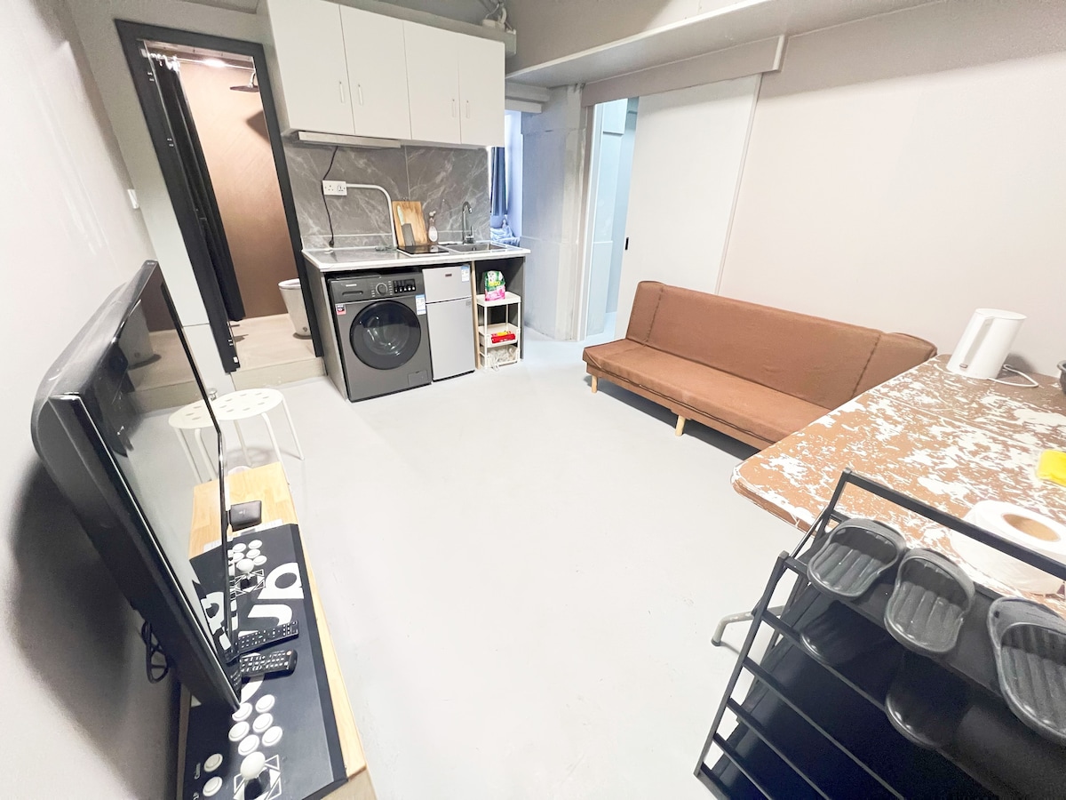 九龍東近地鐵站400呎兩房一廳新裝修 乾淨房大適合年輕人 近海旁
