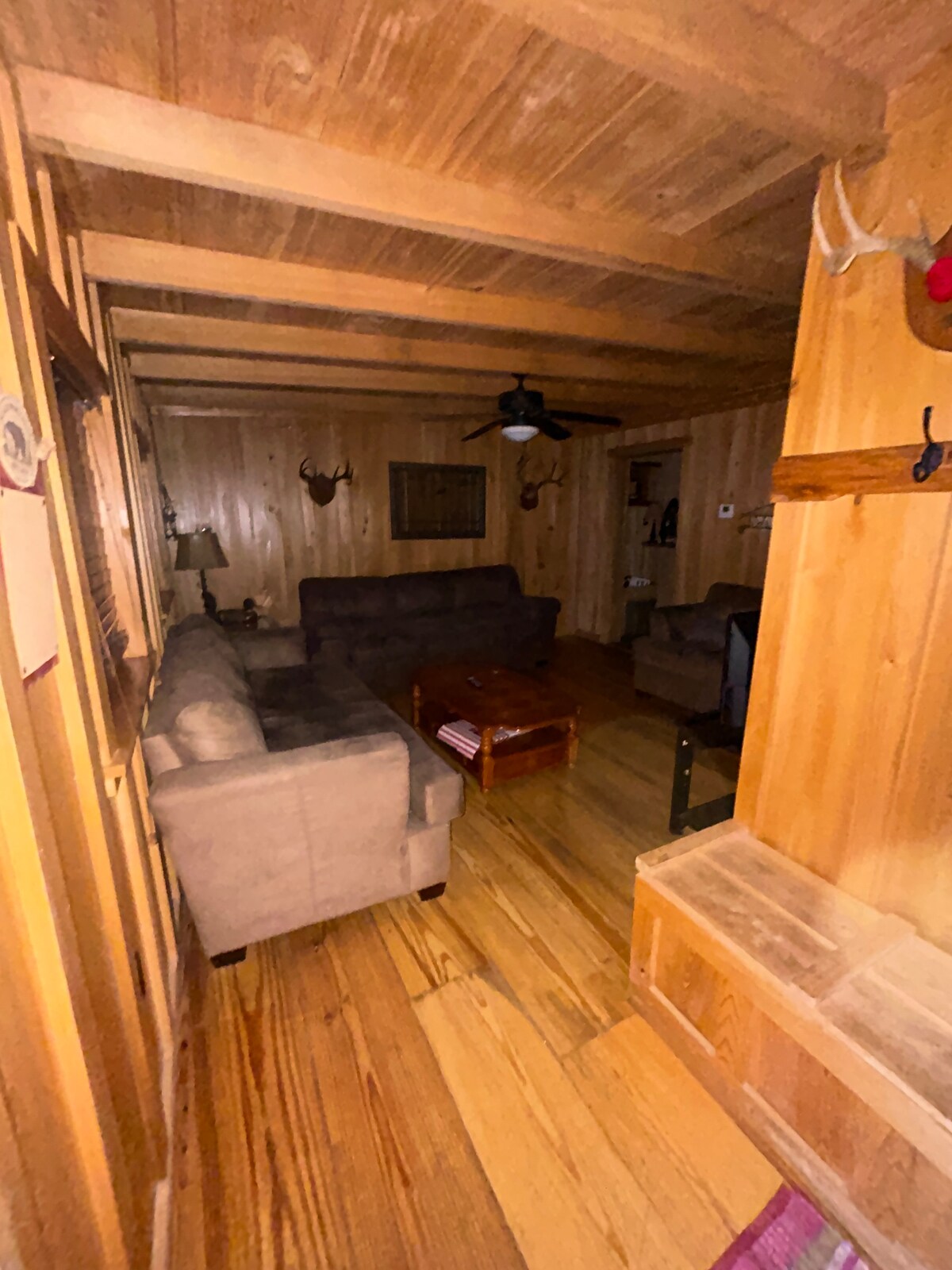 3 bedroom cabin on the lake
