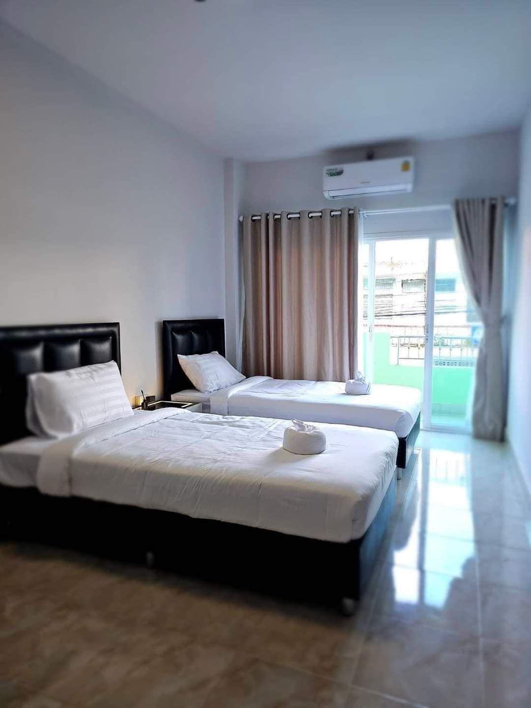 BanChahomm Guesthouse​
1
(Twinbed with balcony)​